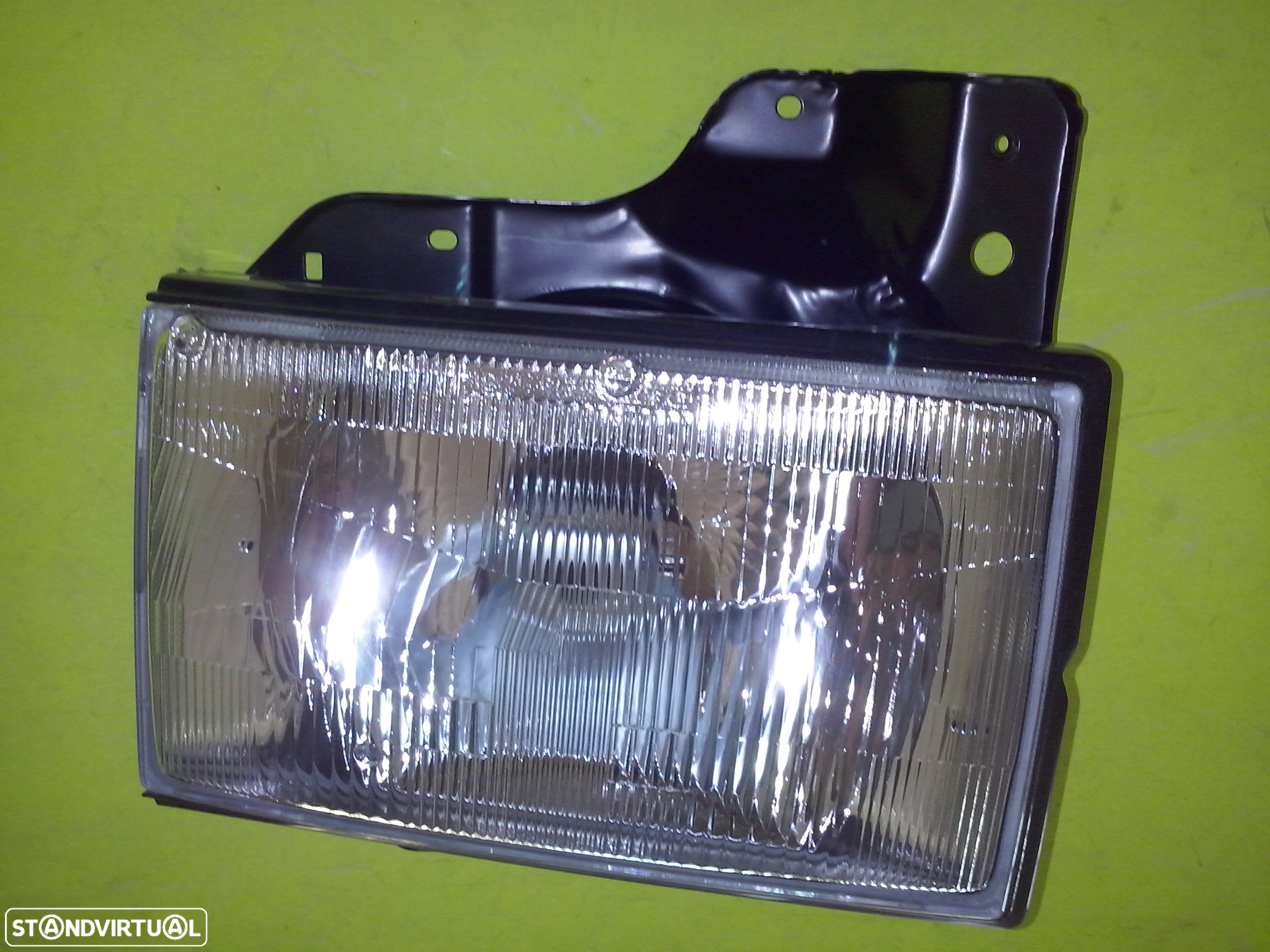Farol / óptica da frente jipe Opel Monterey 3.1 NOVO - 2