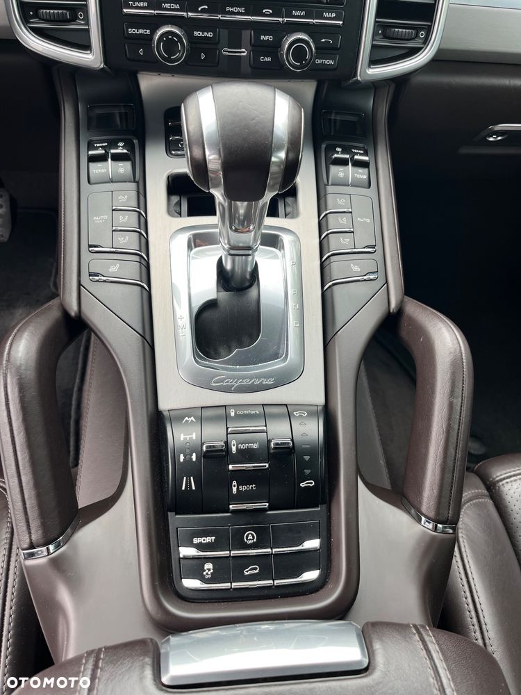 Porsche Cayenne - 20