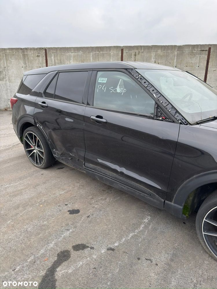 Ford Explorer EcoBoost Plug-in Hybrid ST-LINE - 4