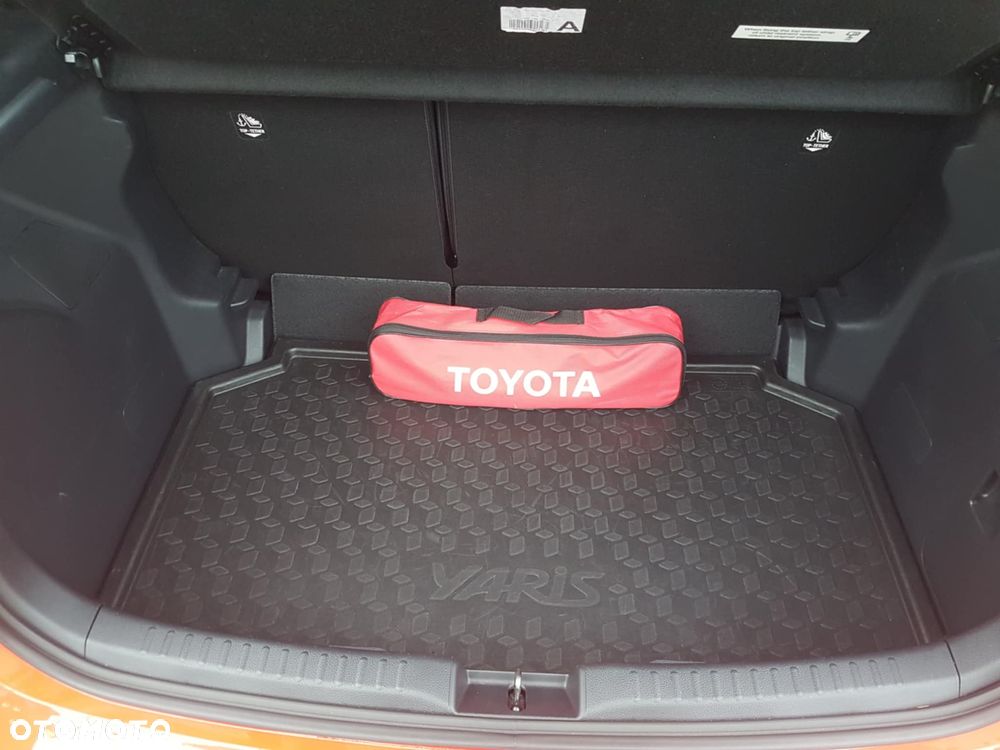 Toyota Yaris Hybrid 1.5 Executive - 12