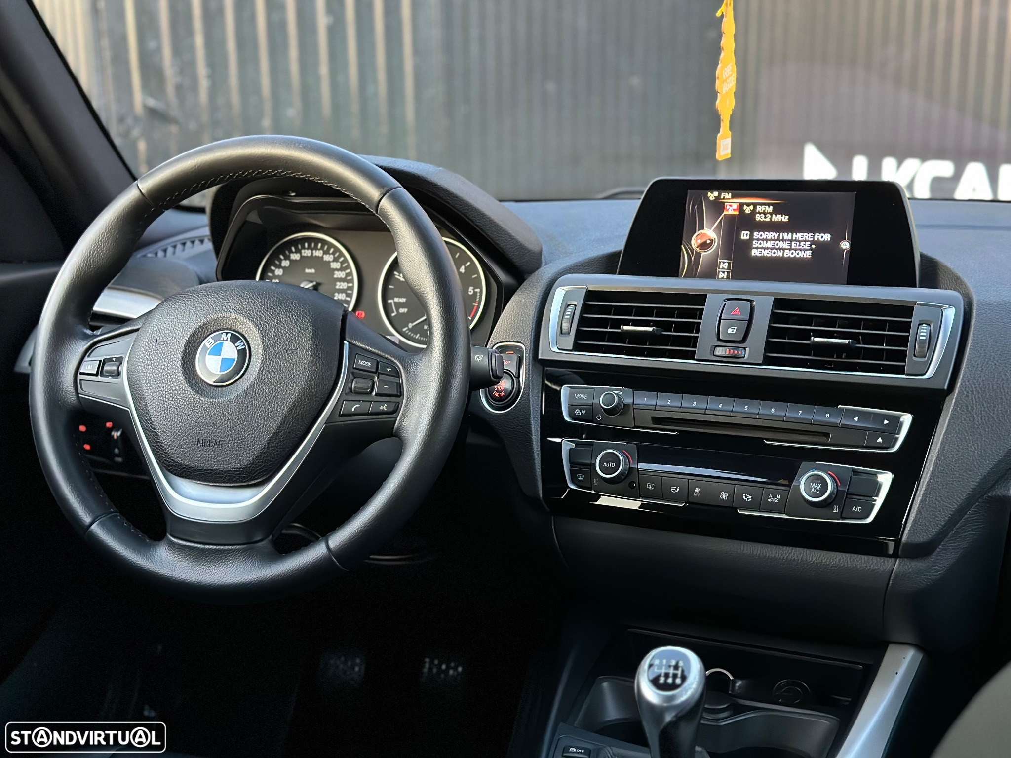 BMW 116 d Line Urban - 11
