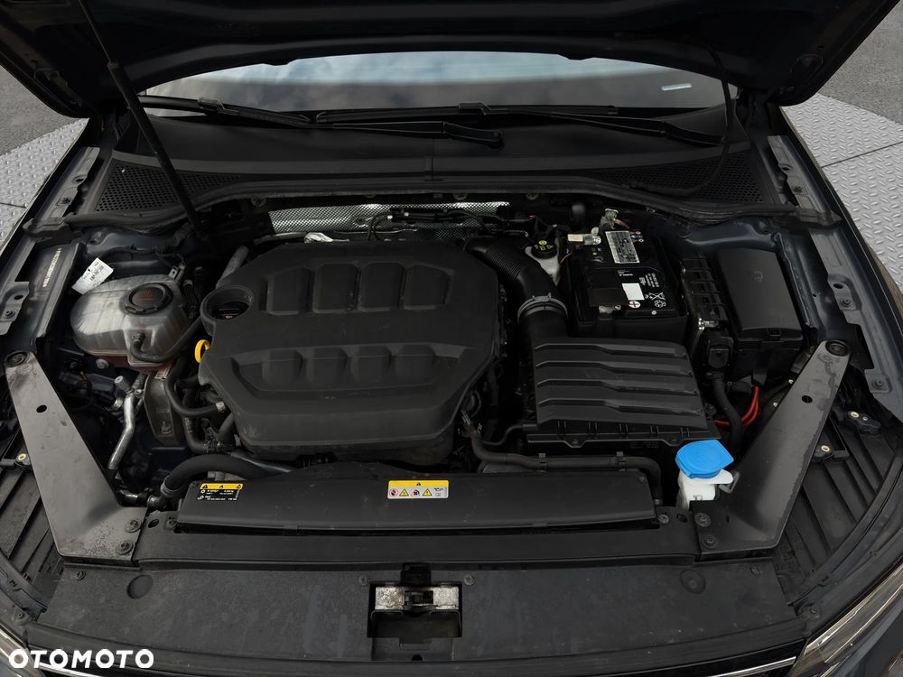 Volkswagen Passat 2.0 TSI Elegance DSG - 24
