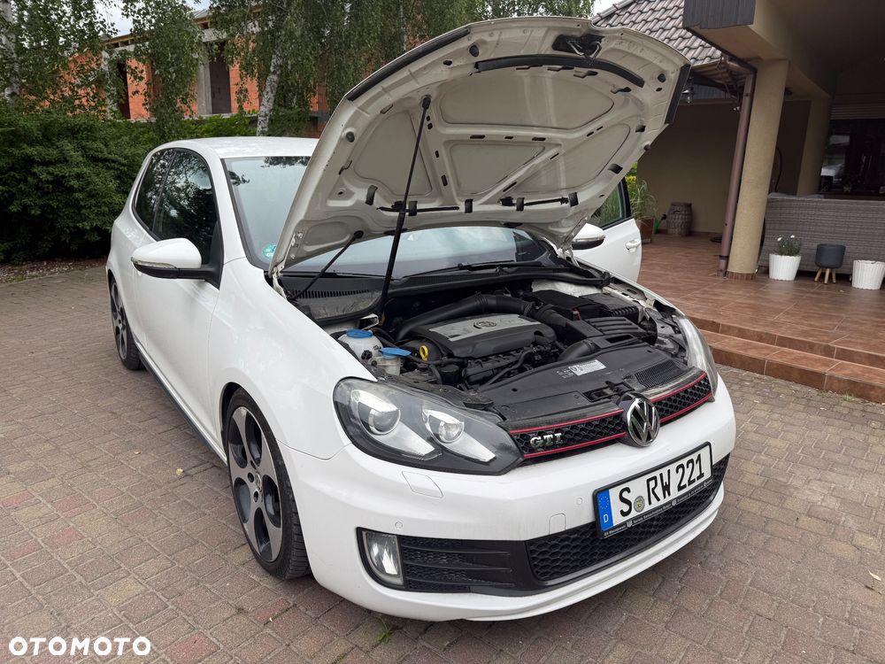 Volkswagen Golf 2.0 GTI adidas - 33