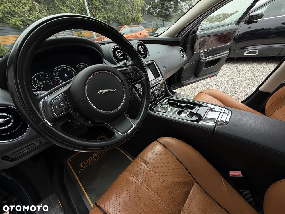 Jaguar XJ 3.0 D V6 Premium Luxury - 19