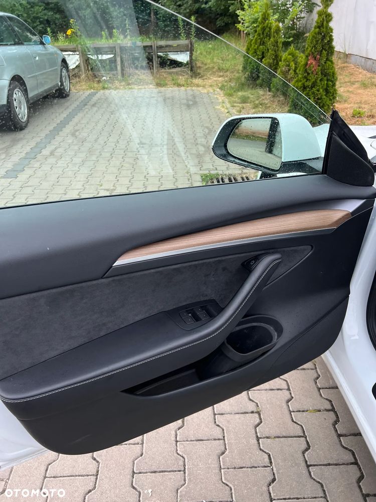 Tesla Model 3 Standard Reichweite Plus Hinterradantrieb - 24