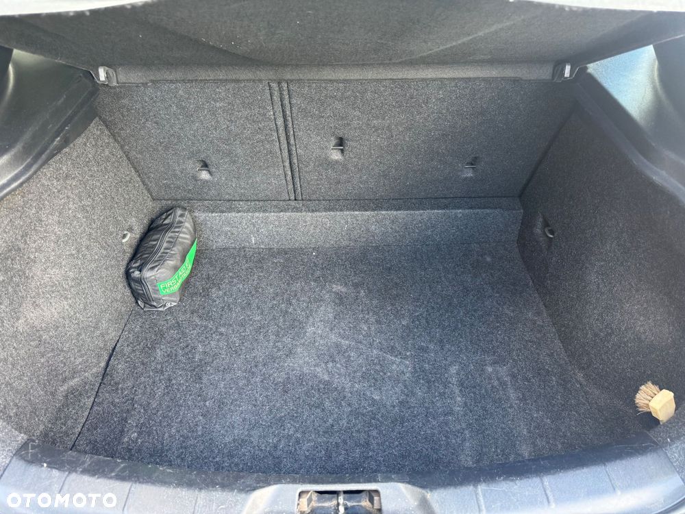 Volvo V40 D2 - 16