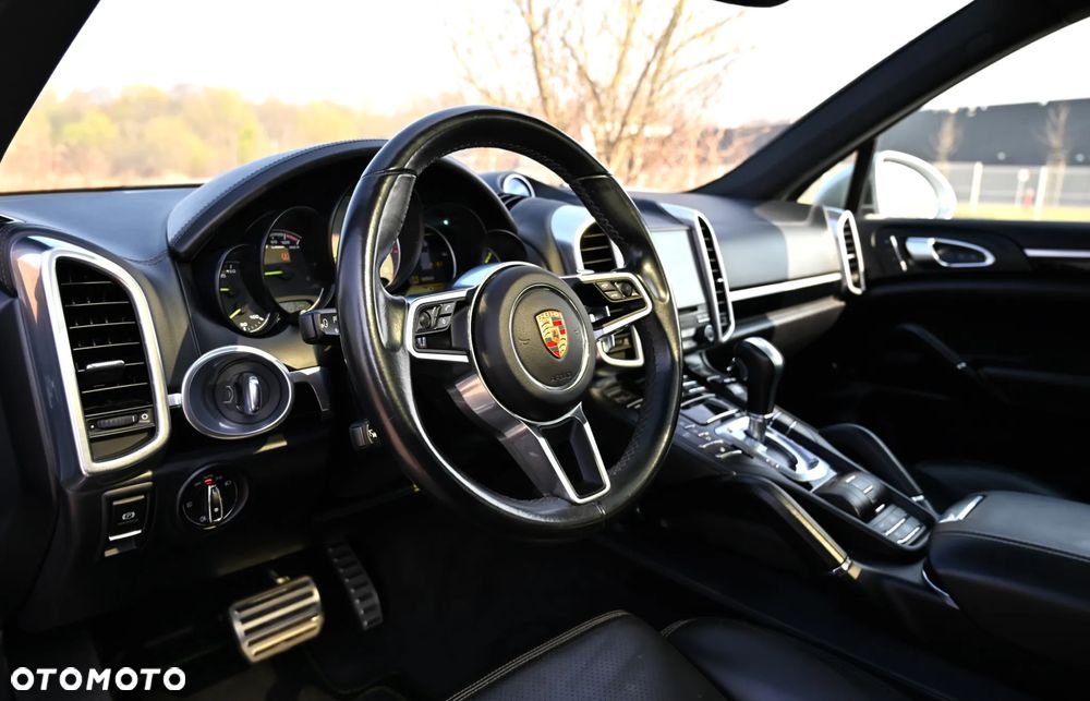 Porsche Cayenne - 22