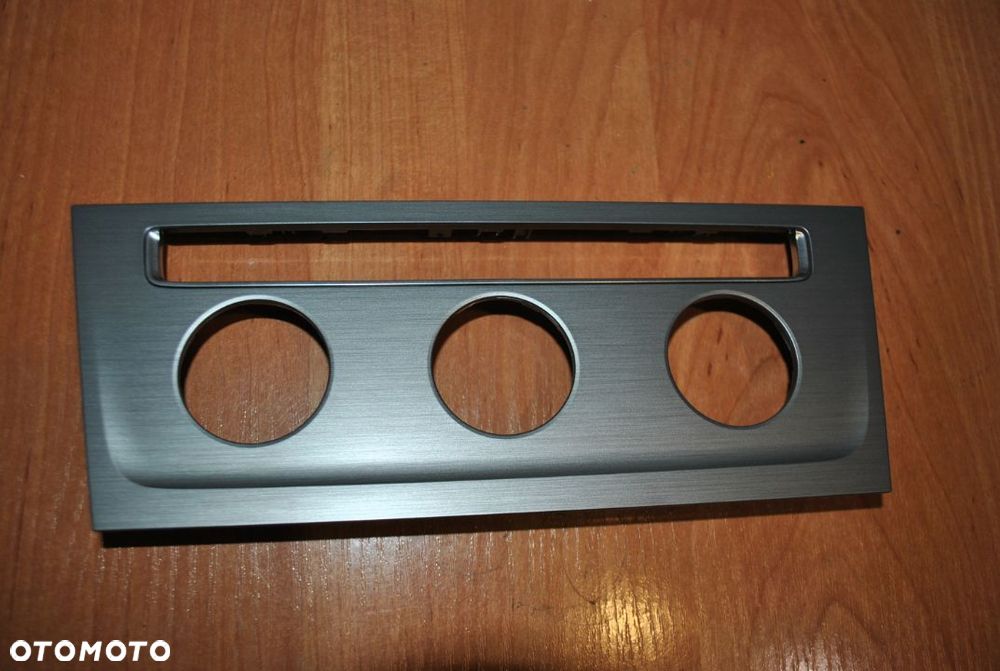 Ramka panelu klimatyzacji Golf VII - 1