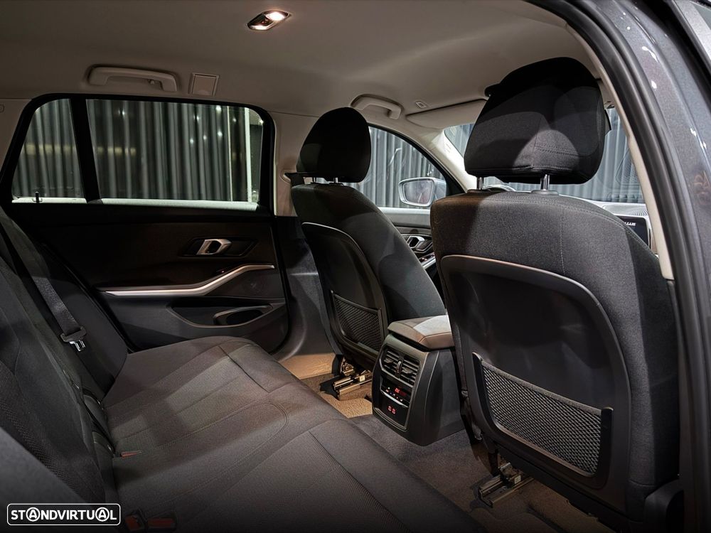 BMW 330 e Corporate Edition Auto - 37