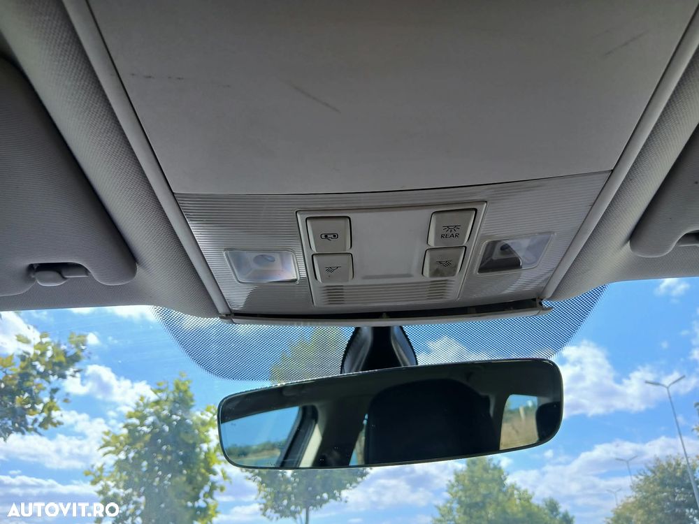 Volkswagen Passat 2.0 TDI DSG Comfortline - 9