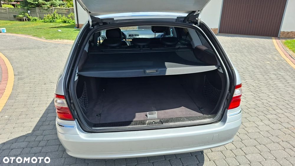 Mercedes-Benz Klasa E 280 CDI 4Matic Automatik Avantgarde DPF - 19