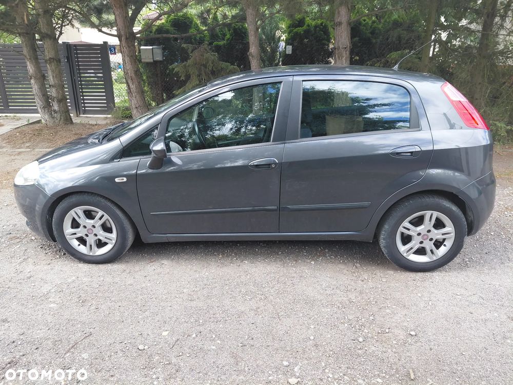 Fiat Grande Punto 1.6 Multijet 16V Emotion - 4