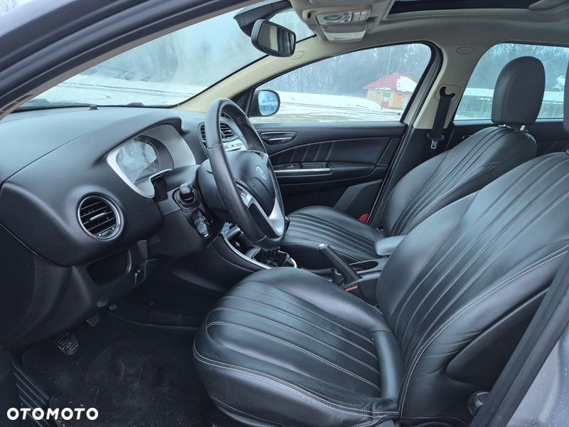 Lancia Delta 1.6 MultiJet 16v Gold - 12