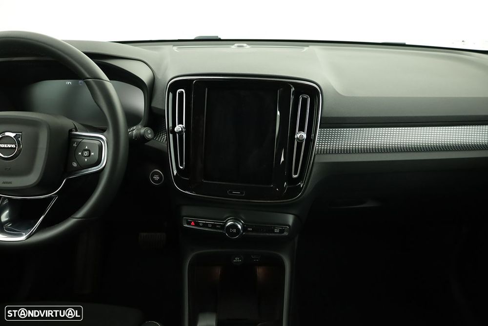 Volvo XC 40 1.5 T2 Plus Dark Auto - 9