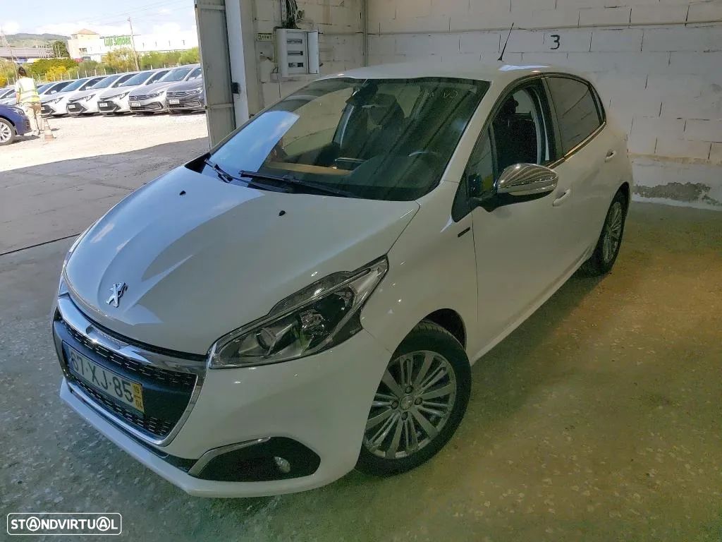 Peugeot 208 1.2 PureTech Signature - 1