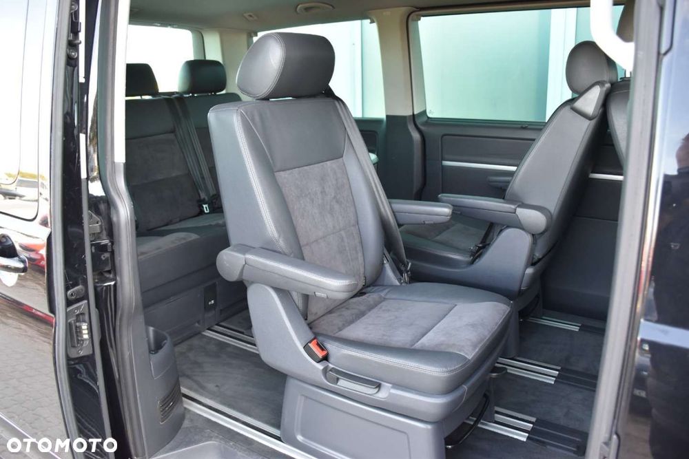 Volkswagen Multivan - 12