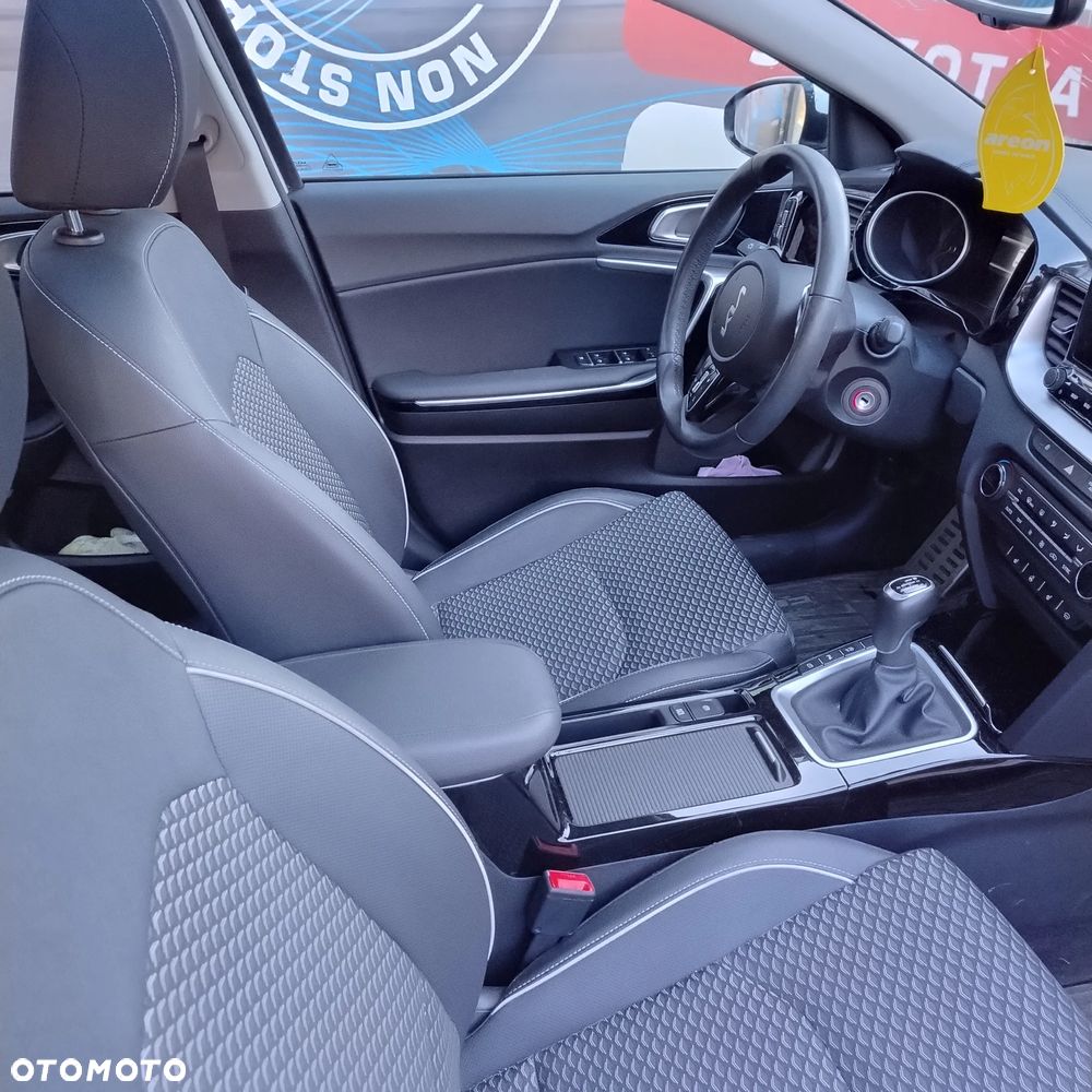 Kia Ceed 1.5 T-GDI Business Line - 14