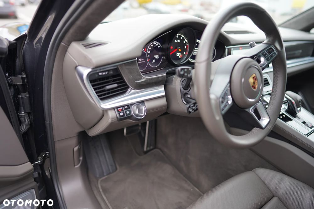Porsche Panamera Turbo - 15
