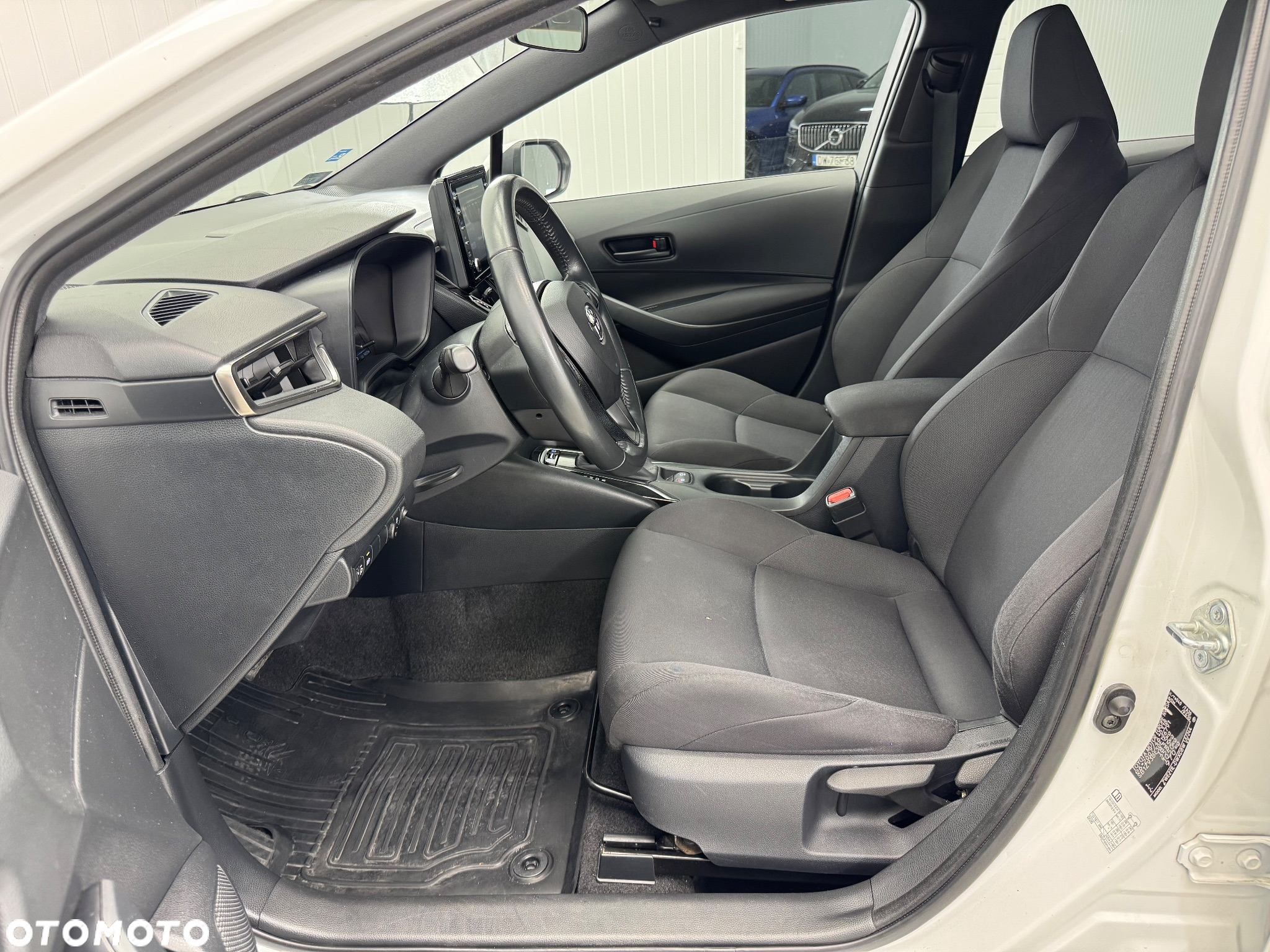 Toyota Corolla 1.8 Hybrid Active - 17