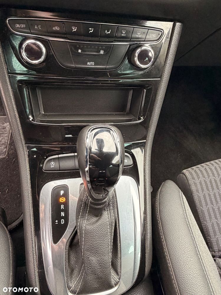 Opel Astra 1.5 D Start/Stop Automatik Design&Tech - 15