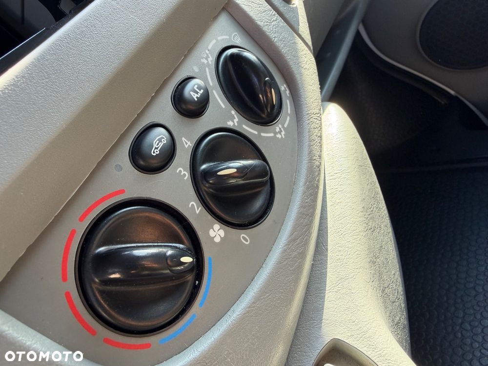Opel Vivaro - 13