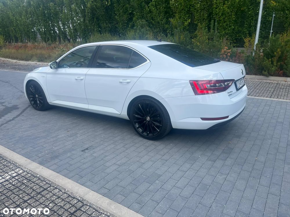 Skoda Superb 2.0 TDI L&K DSG - 2