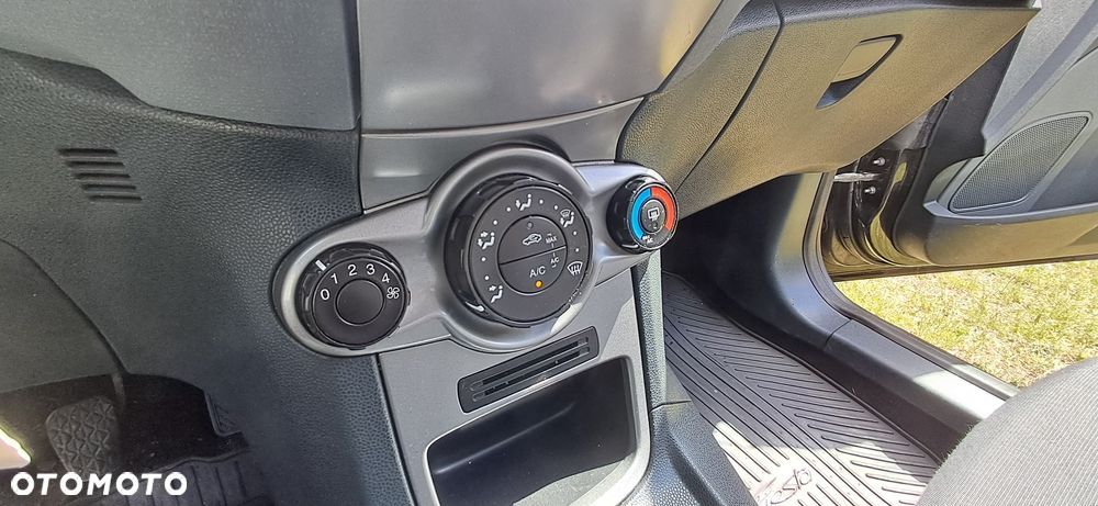 Ford Fiesta 1.25 Silver X plus EU5 - 25