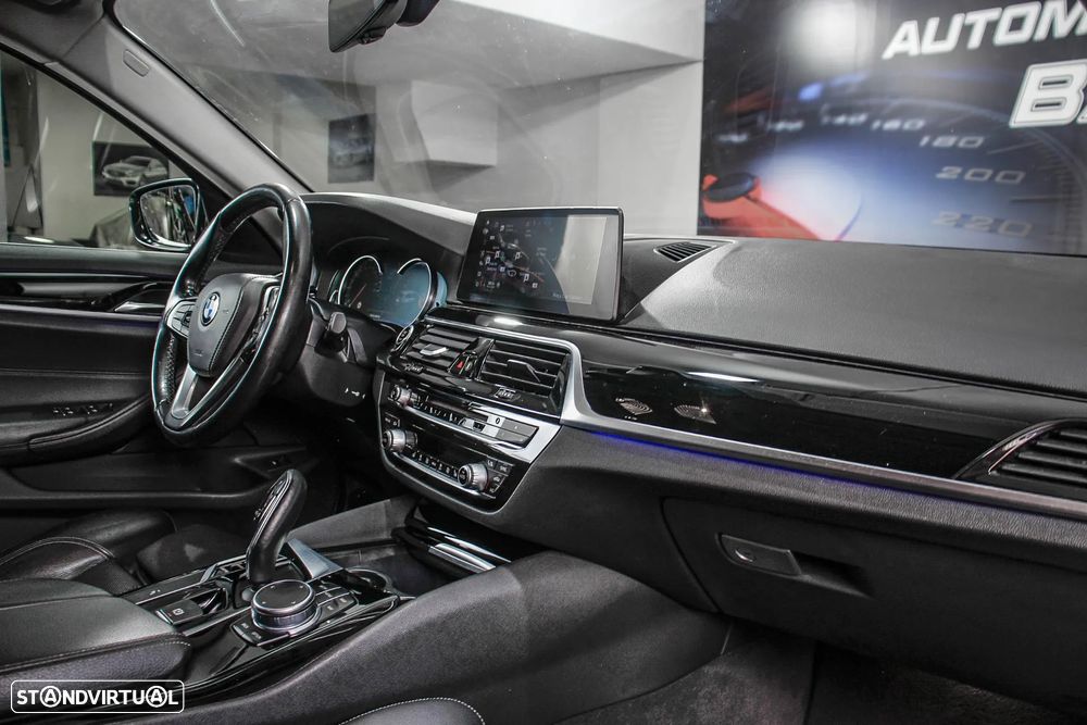 BMW 520 d Touring Aut. Sport Line - 28