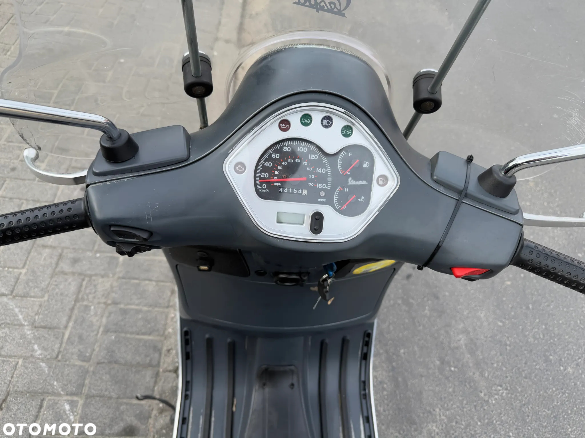 Piaggio Vespa - 10