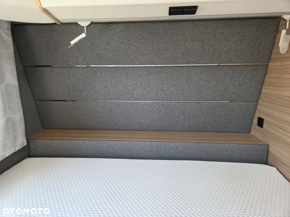 Dethleffs Camper 730FKR - 15