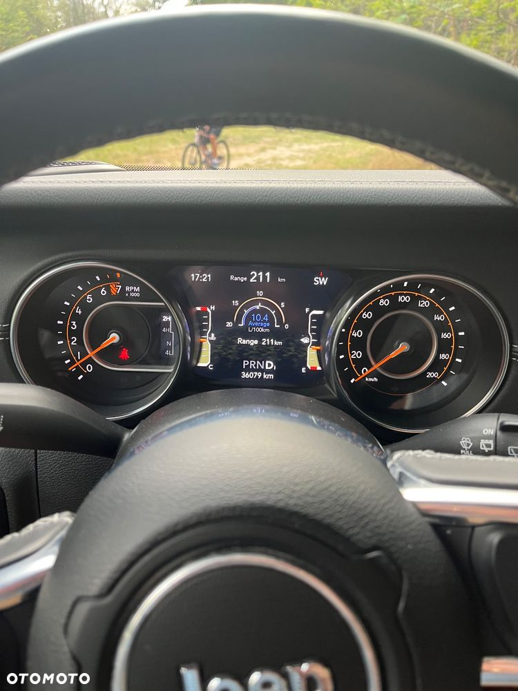 Jeep Wrangler - 12