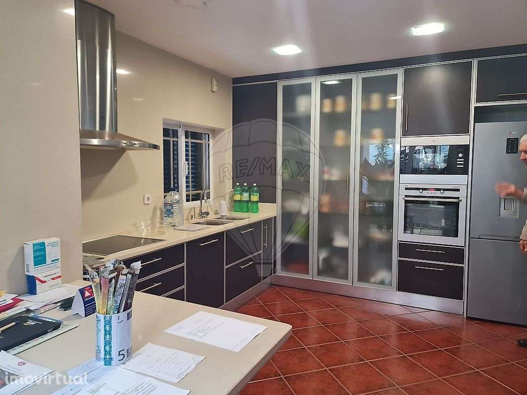 Moradia T6 para venda - Grande imagem: 2/11