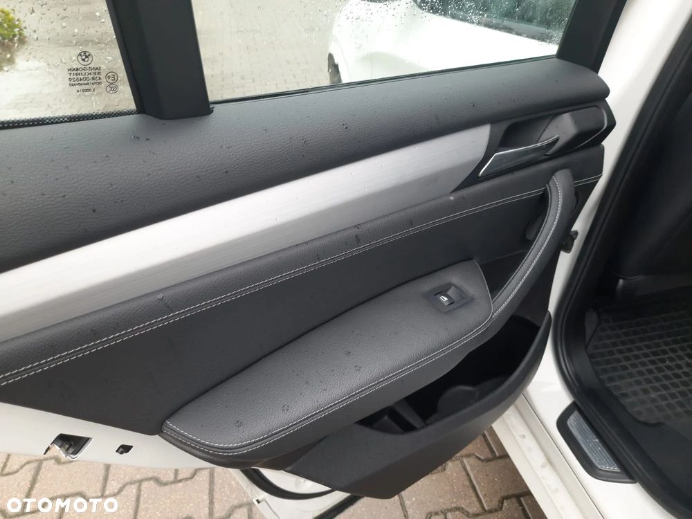 BMW X3 xDrive20d - 13