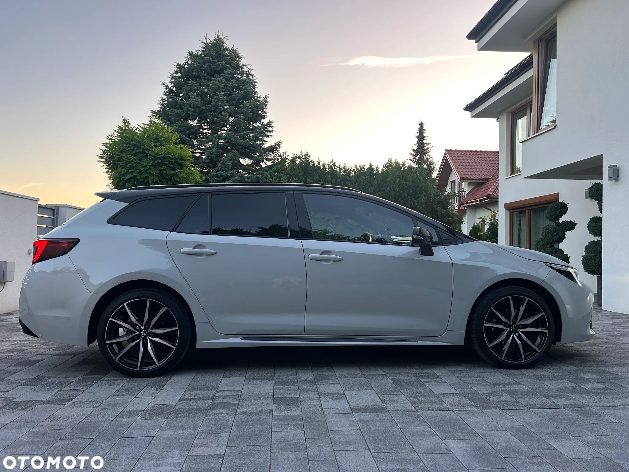Toyota Corolla 1.8 Hybrid GR Sport - 1