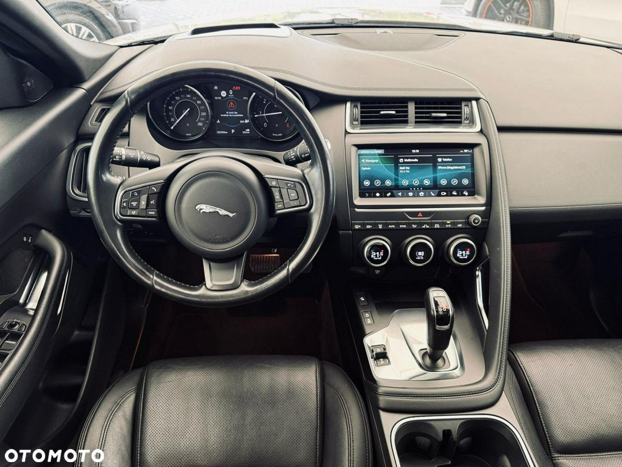Jaguar E-Pace - 30