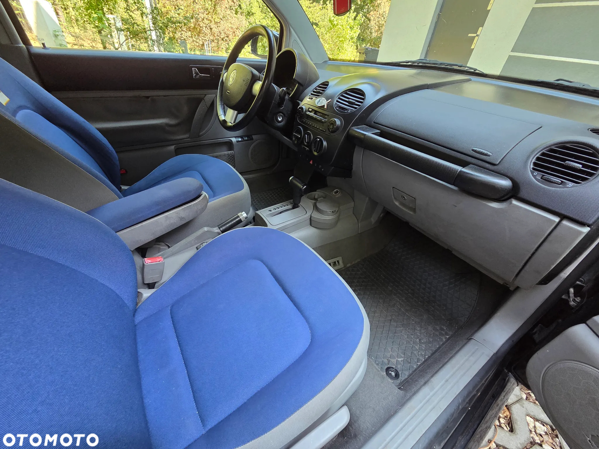 Volkswagen New Beetle - 24