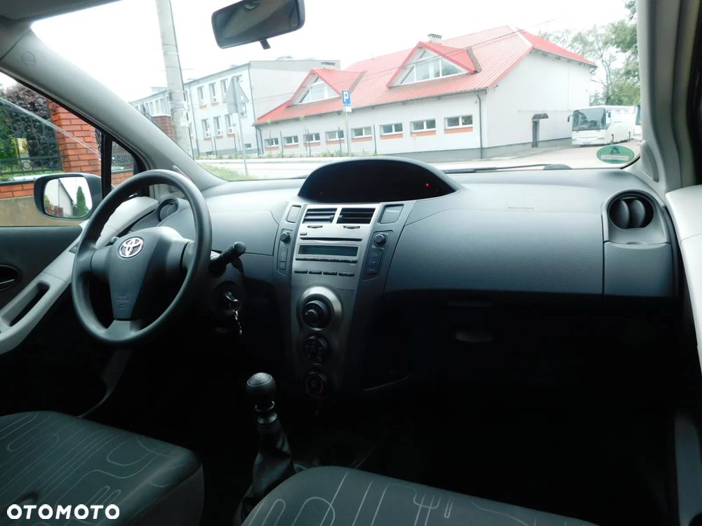 Toyota Yaris 1.33 VVT-i Life - 14