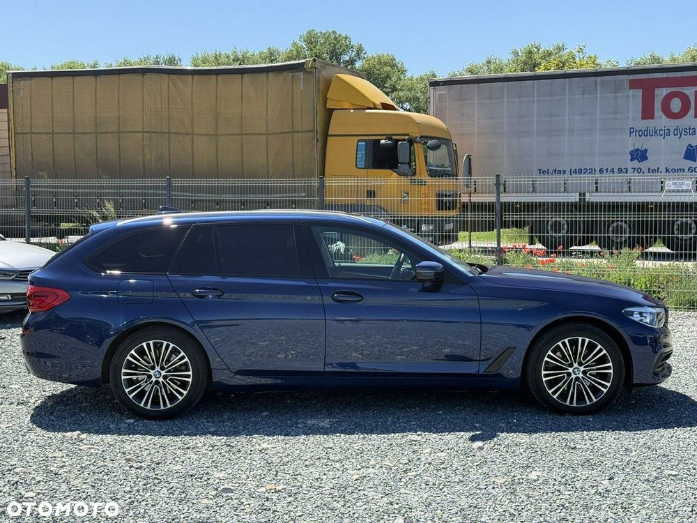 BMW Seria 5 518d Sport Line - 10