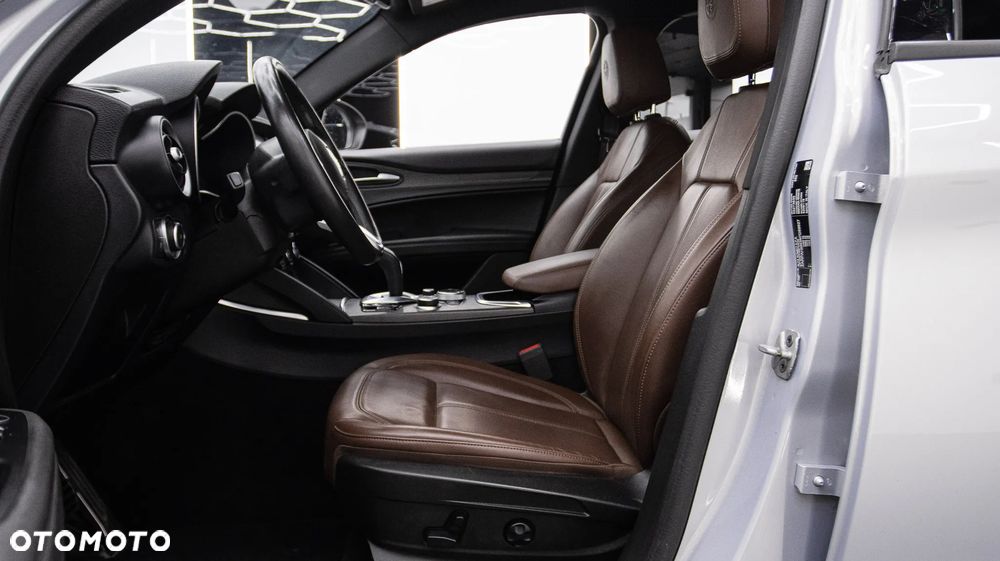 Alfa Romeo Stelvio 2.0 Turbo TI Q4 - 18