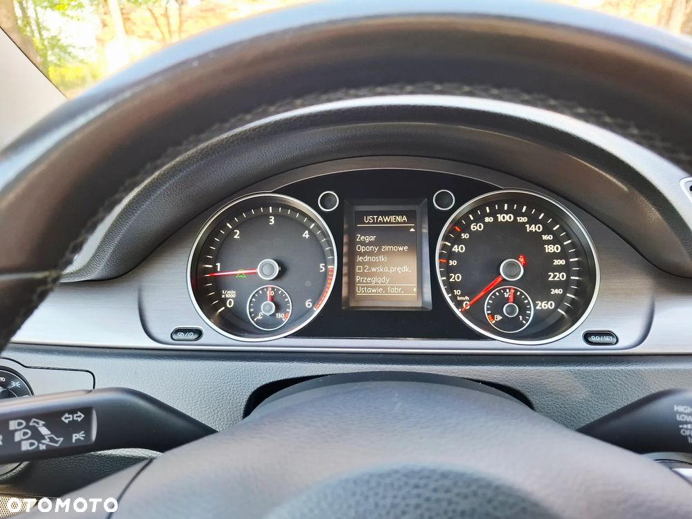 Volkswagen Passat 2.0 TDI BlueMotion Technology Comfortline - 30