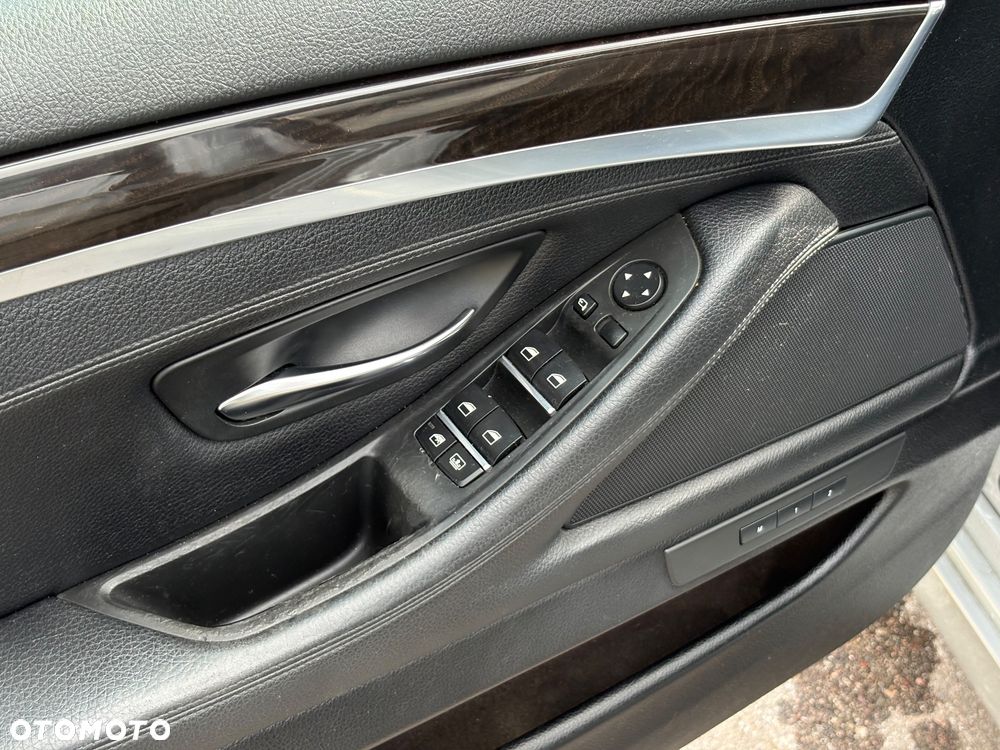 BMW Seria 5 535d xDrive - 31