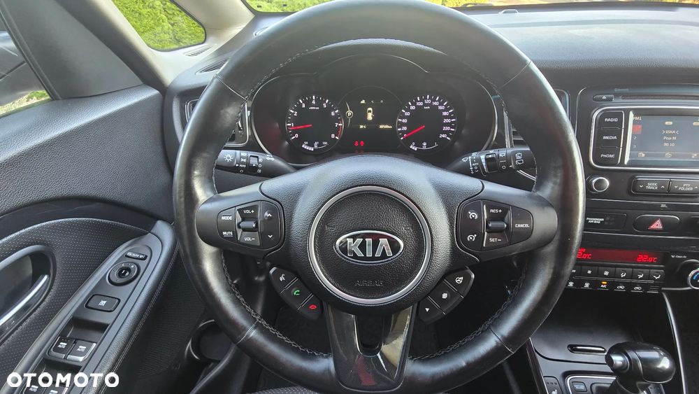 Kia Carens - 37