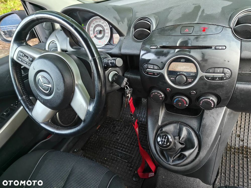 Mazda 2 1.3 Exclusive - 8