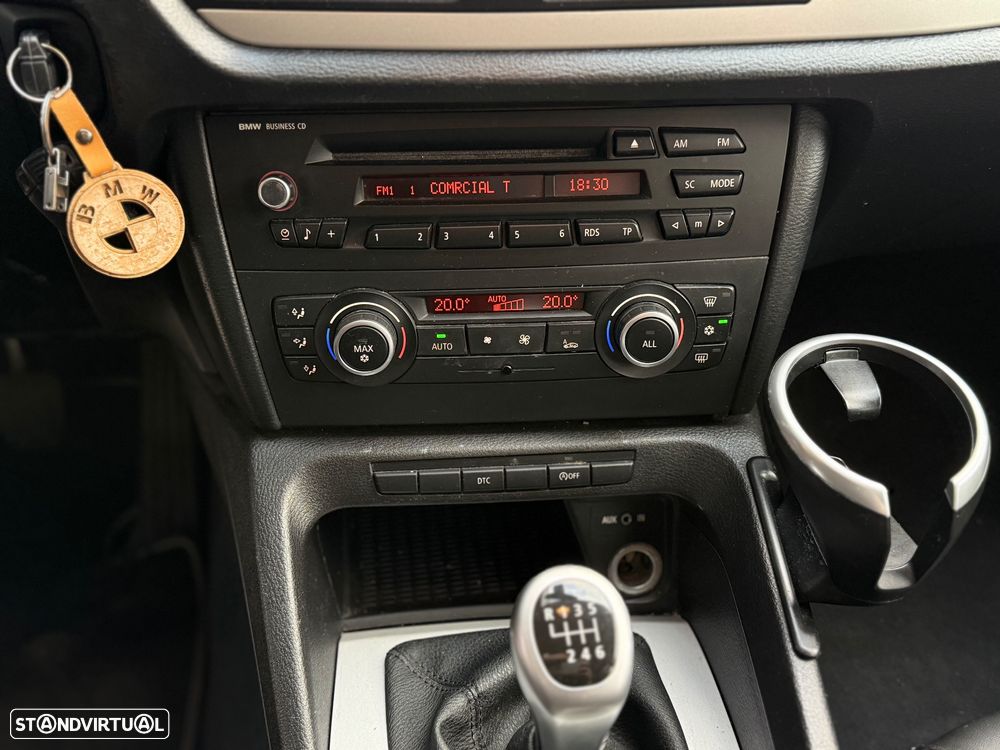 BMW X1 sDrive18d - 11