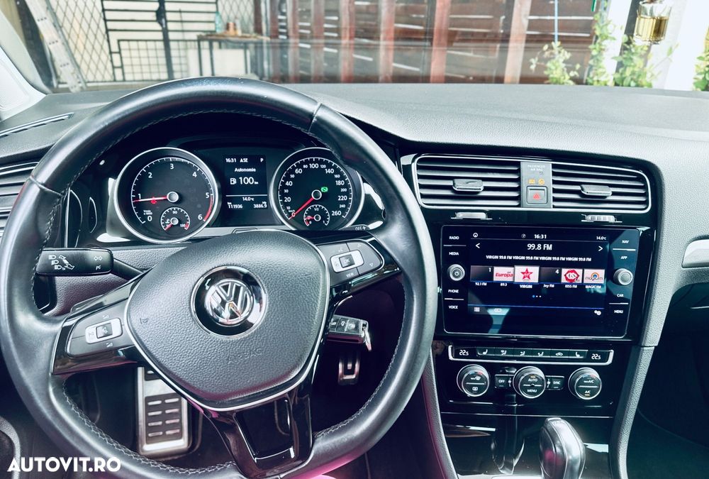 Volkswagen Golf - 8