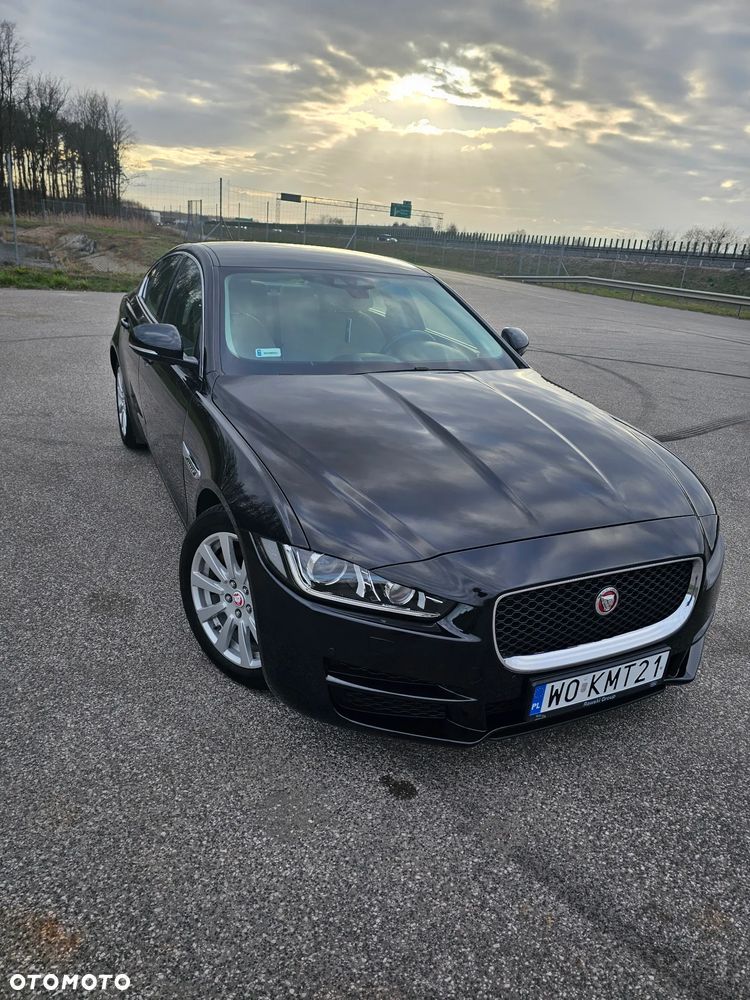 Jaguar XE - 9