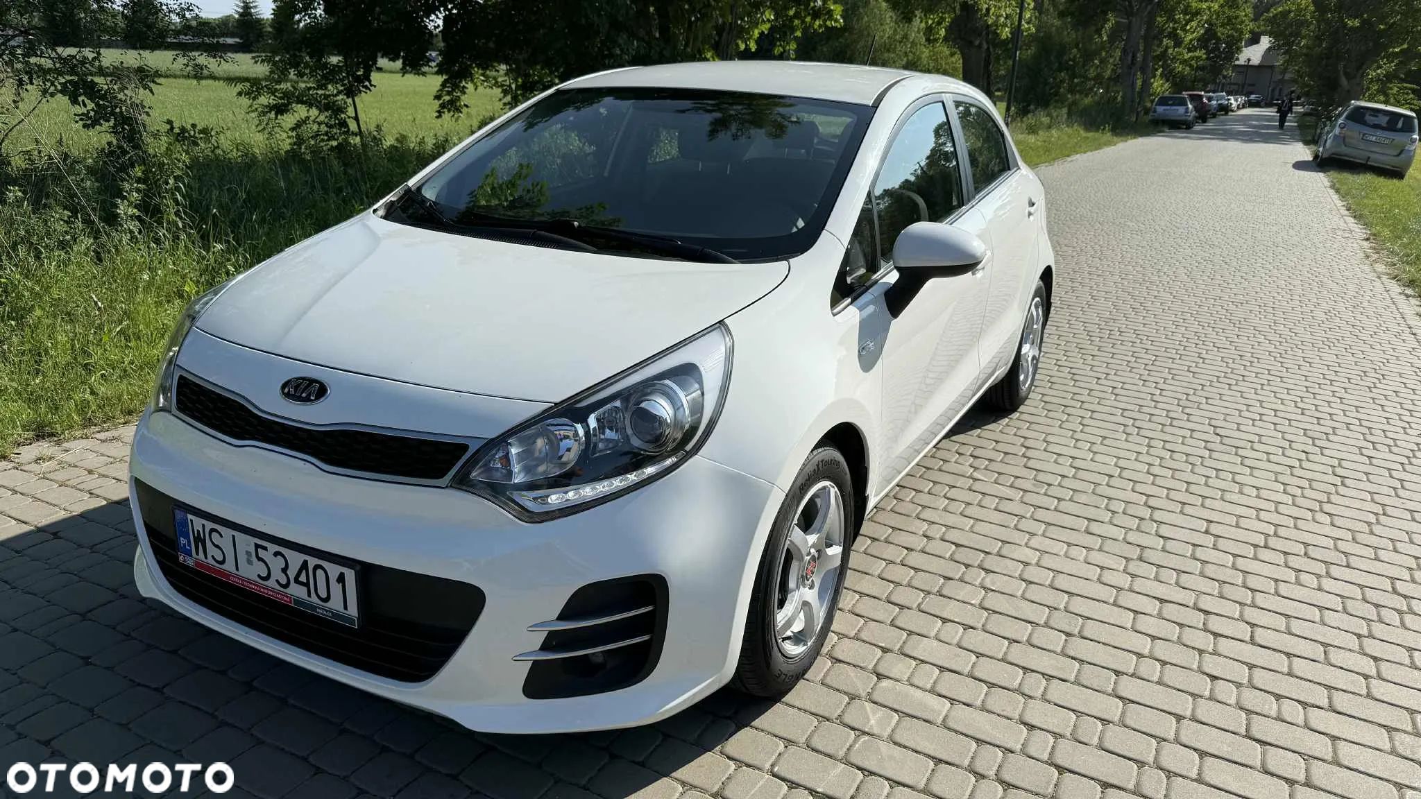 Kia Rio 1.2 L - 1