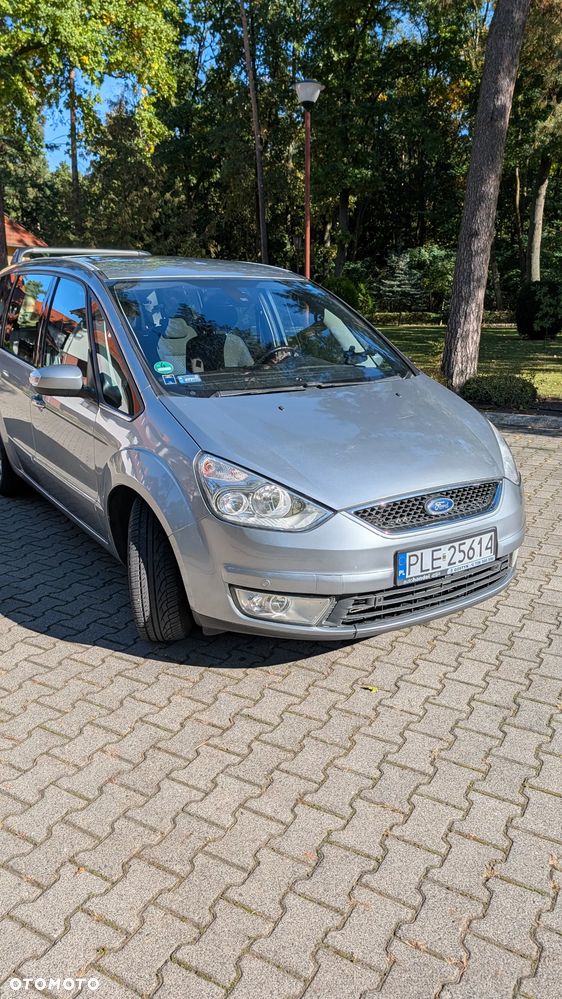 Ford Galaxy 2009 photo 3