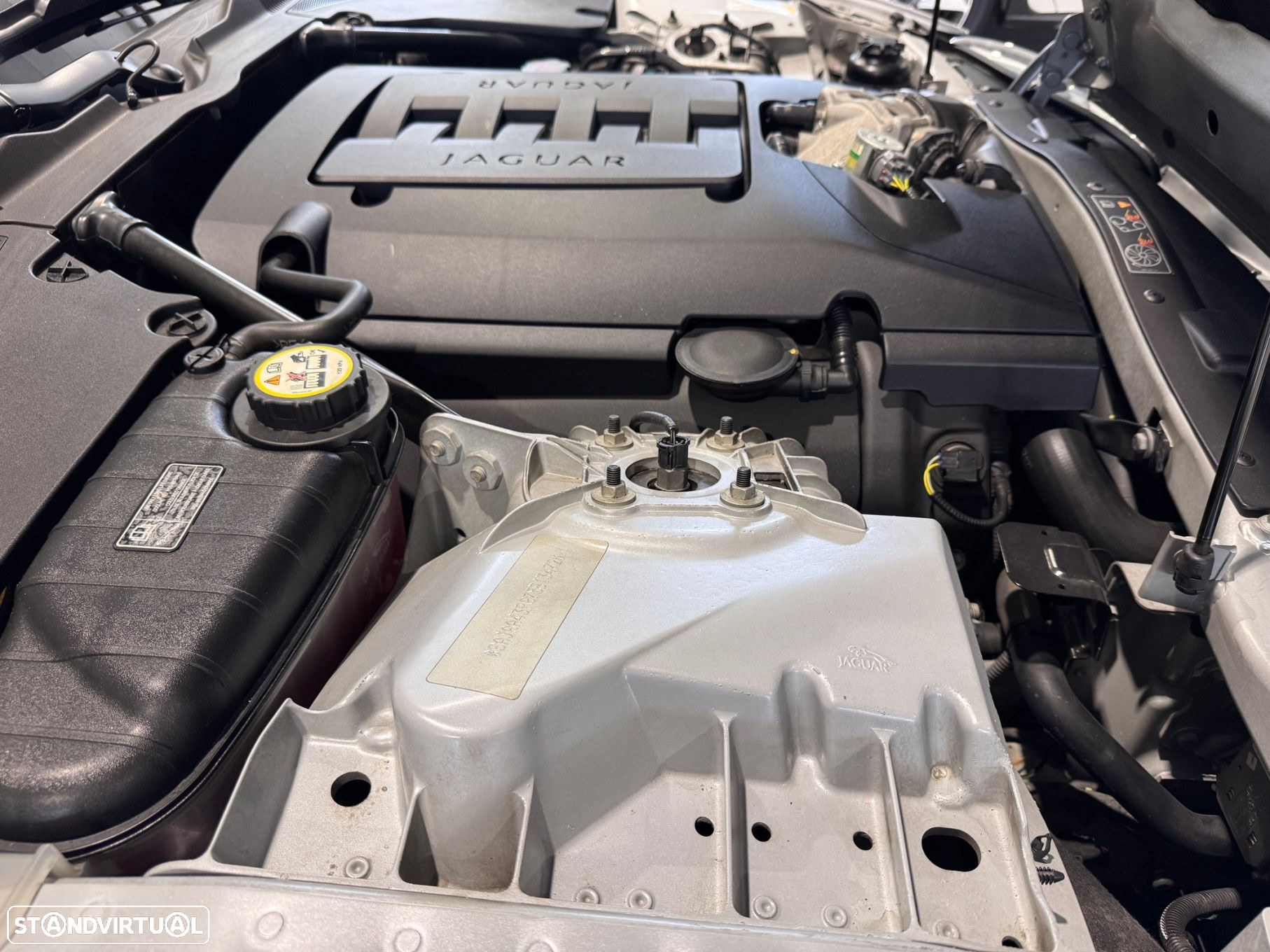 Jaguar XK 4.2 V8 Coupé - 39