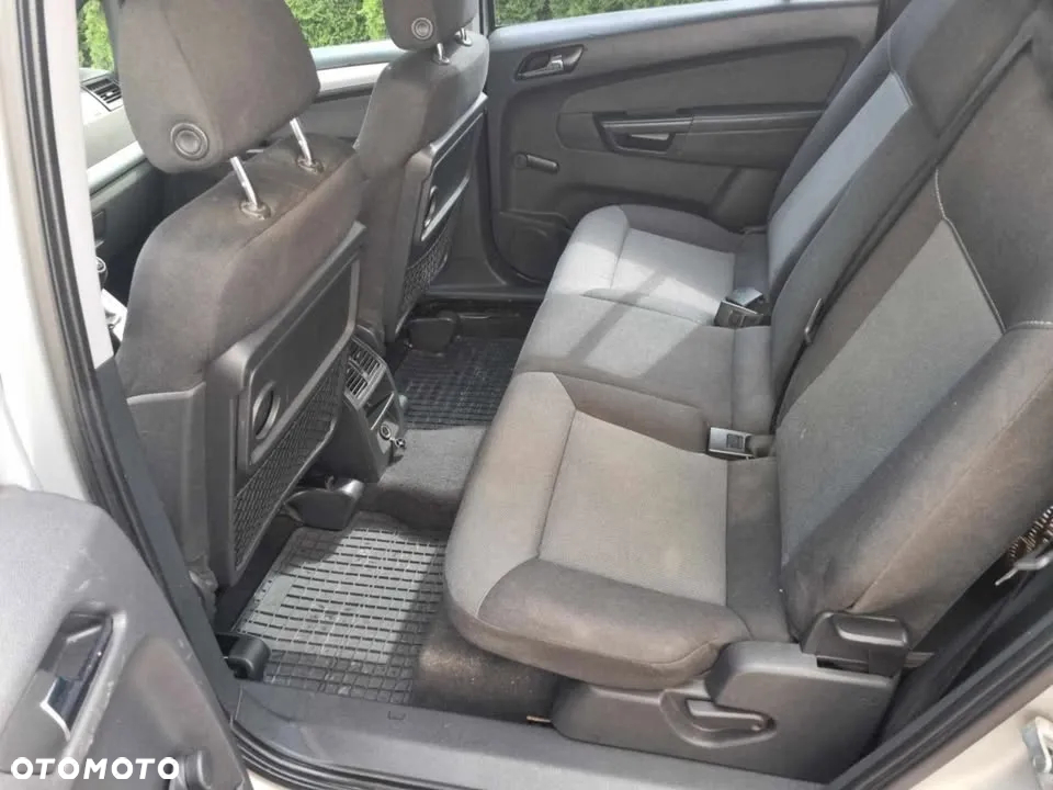 Opel Zafira - 15